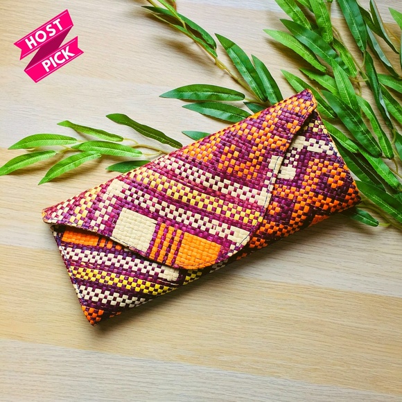 Vintage Handbags - Handmade Bohemian Aztec Straw Woven Hand Clutch